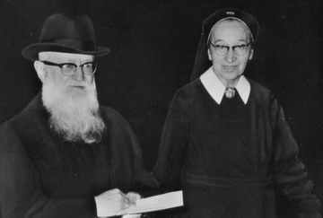 La Hna. Emanuele con el Padre Kentenich, 1967